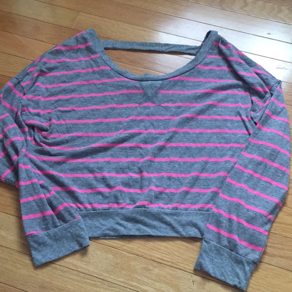 Delia’s Crop Top medium